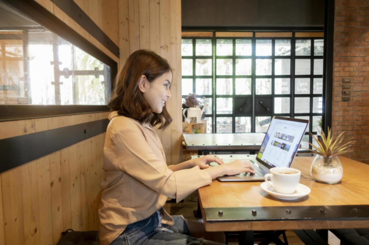 Analyse détaillée des données budgétaires avec graphiques et tableaux financiers